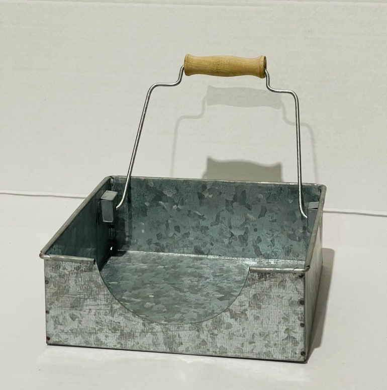 מפיון/מתקן למפיות פח מגולוון 18*18*6.5 ס"מ "רטרו"