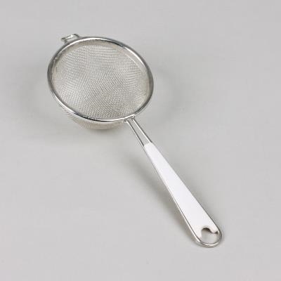 מסננת רשת  10 ס"מ ידית פלסטיק לבנה מחוזק METALTEX