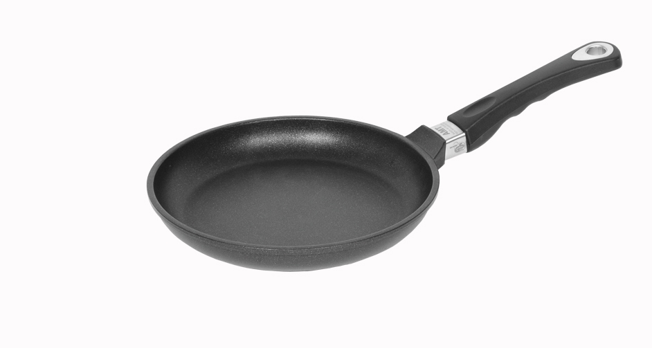 מחבת יציקה אלומיניום 24 ס"מ  ציפוי לוטן 10 מ"מ עובי 424 AMT