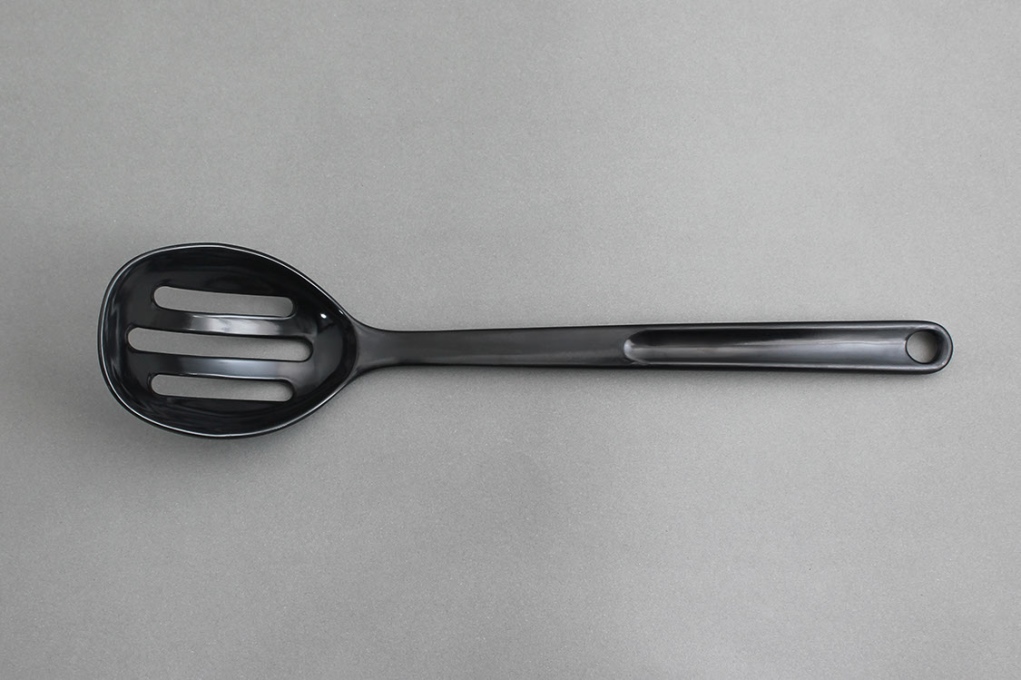 כף חלוקה 30 ס"מ מחורצת מלמין שחור EFAY