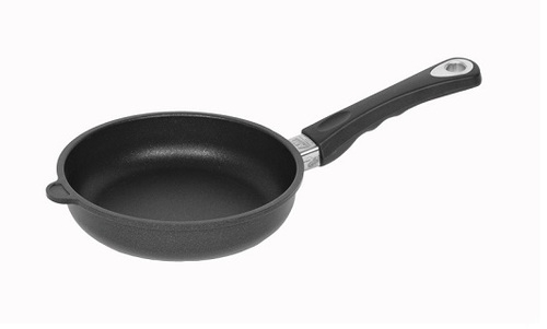 מחבת יציקה אלומיניום 20 ס"מ גבוה ציפוי לוטן 520 AMT