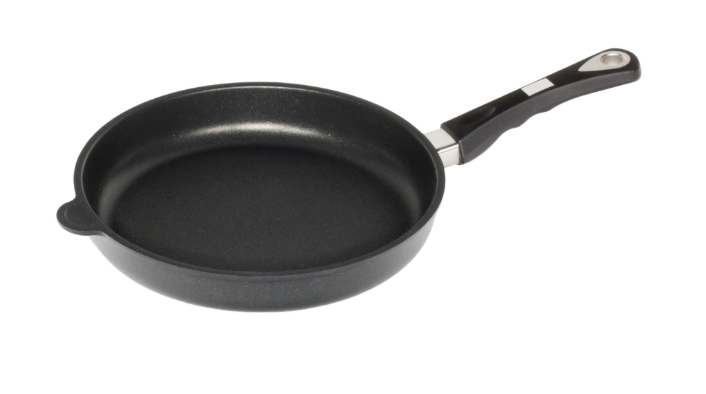 מחבת יציקה 28 ס"מ ציפוי לוטן אינדוקציה AMT 528