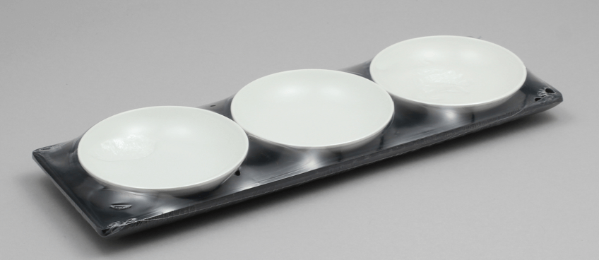 סט מגש דמוי עץ שחור 30*10 עם 3 רוטביה עגולה מלמין לבן Efay