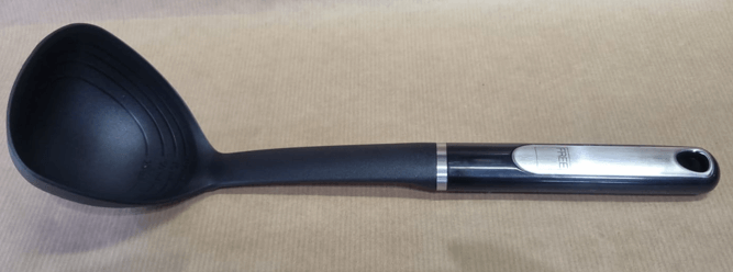 מצקת 9 ניילון 26 ס"מ עמידה בחום 200 מ"ל FREE