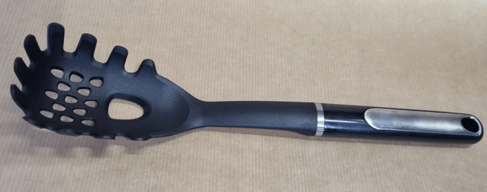 כף פסטה ניילון עמידה בחום FREE