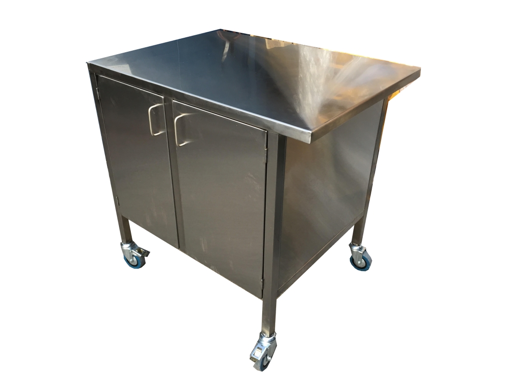 עגלה נירוסטה 2 קומות מדף 95/70 גובה 95 ס"מ סגור 3 כיוונים ובחזית דלת כפולה וללא אף מים