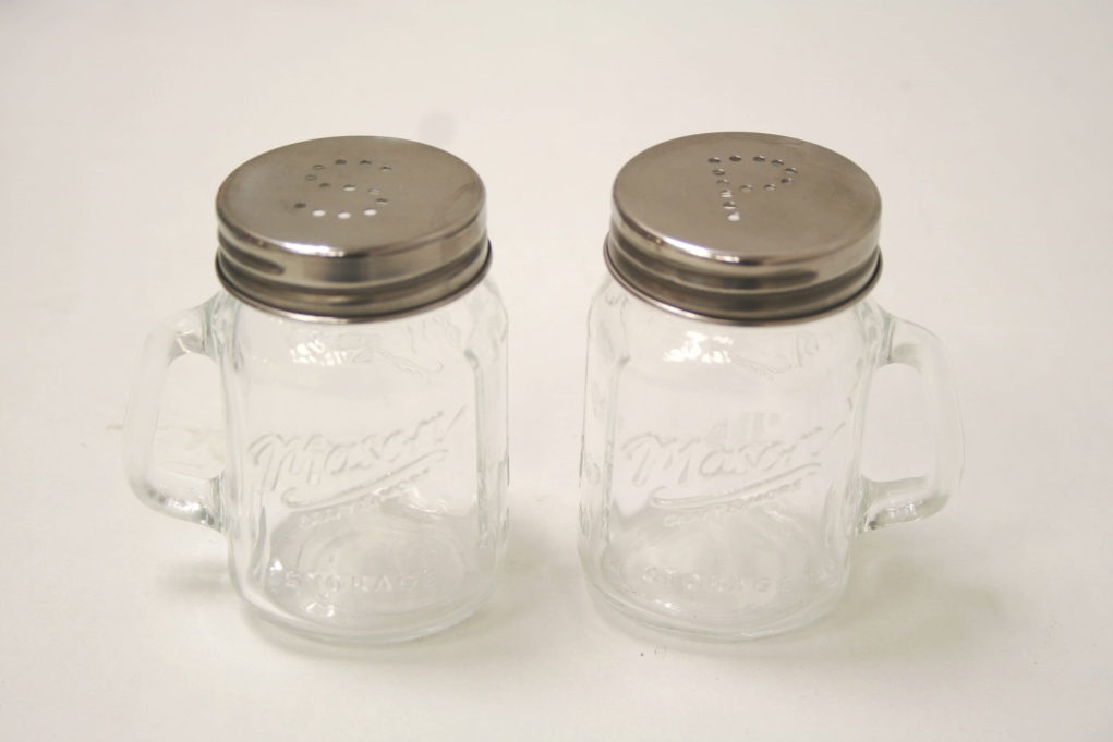 סט מלח פלפל זכוכית+ידית מכסה נירוסטה  באריזת קרטון זוגית 24/6