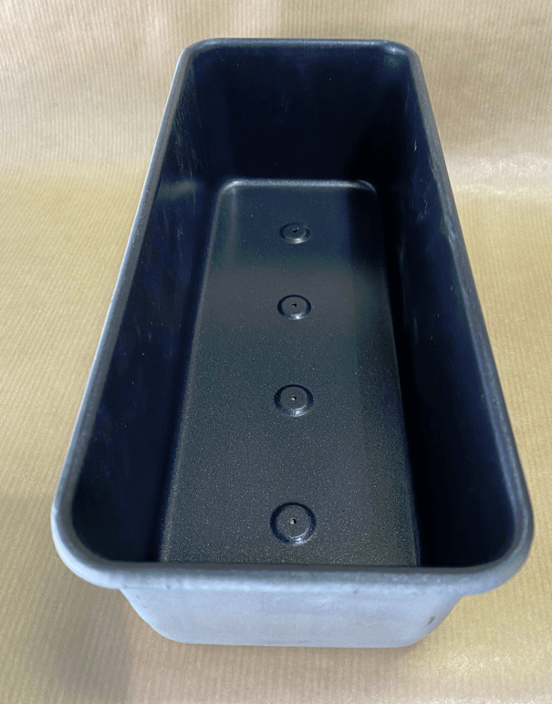 תבנית לחם/חלה 26.5/10.5 גובה 8 ס"מ ציפוי טפלון שחור 2L