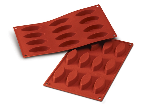 תבנית סיליקון סירה 12 שקעים SILIKOMART