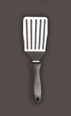 פלטה הרמה מדורגת מחורצת 14 ס"מ רוחב 6 ס"מ ידית שחורה