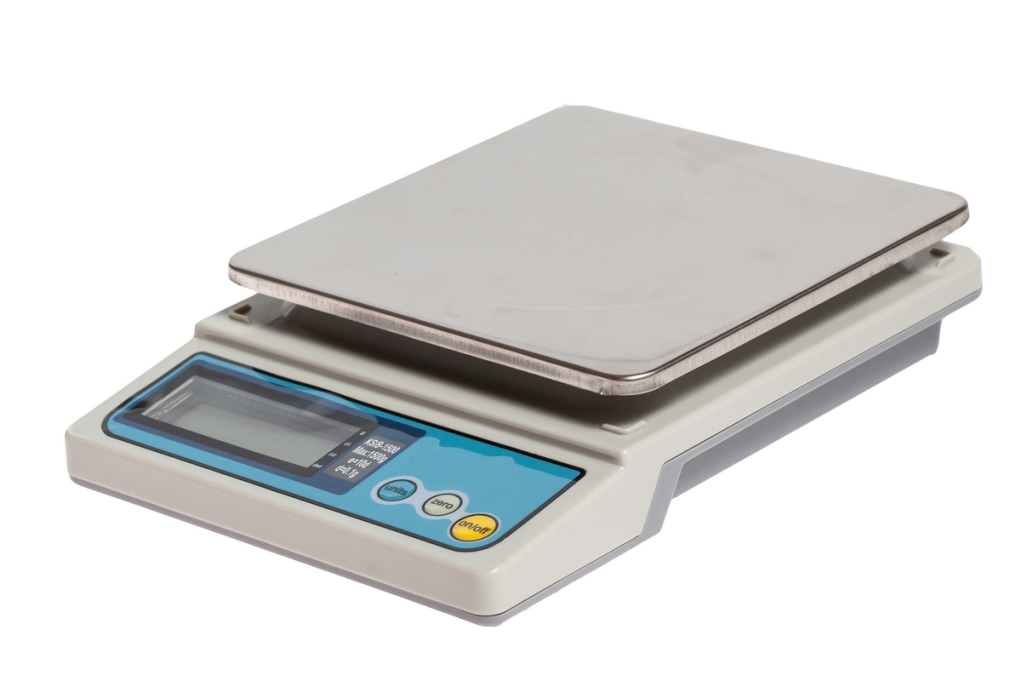 משקל דיגיטלי 3 ק"ג דיוק 0.5 גר'+שנאי לשקע NIA ס"מ